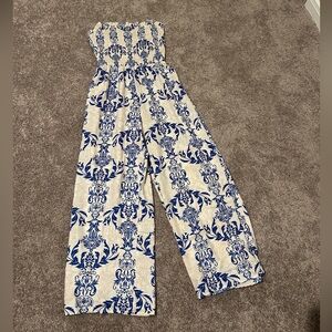Chic Blue and White Patterned Jumpsuit